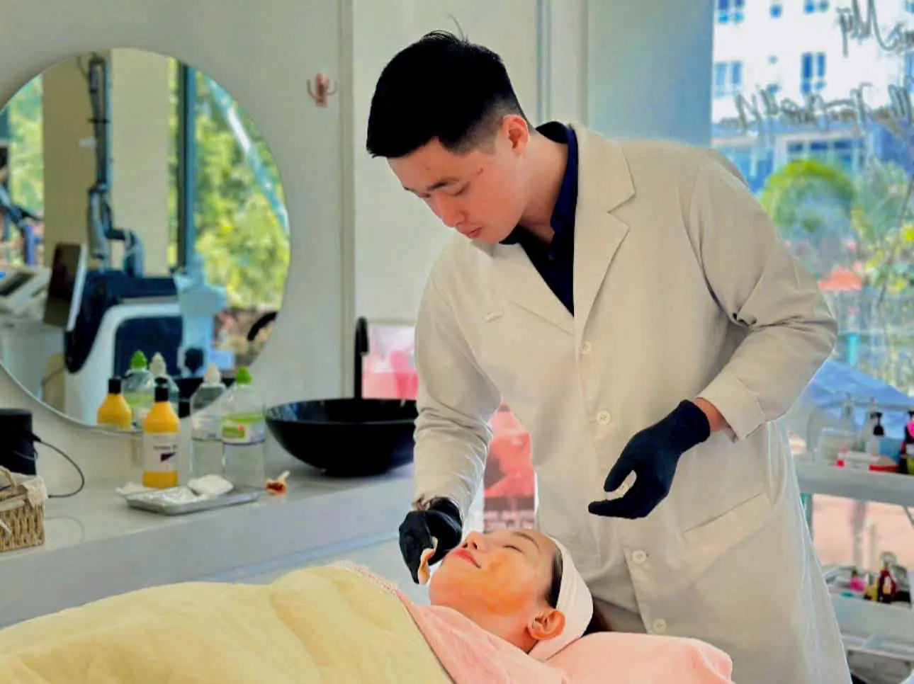 RADIANT SKIN & BROWS